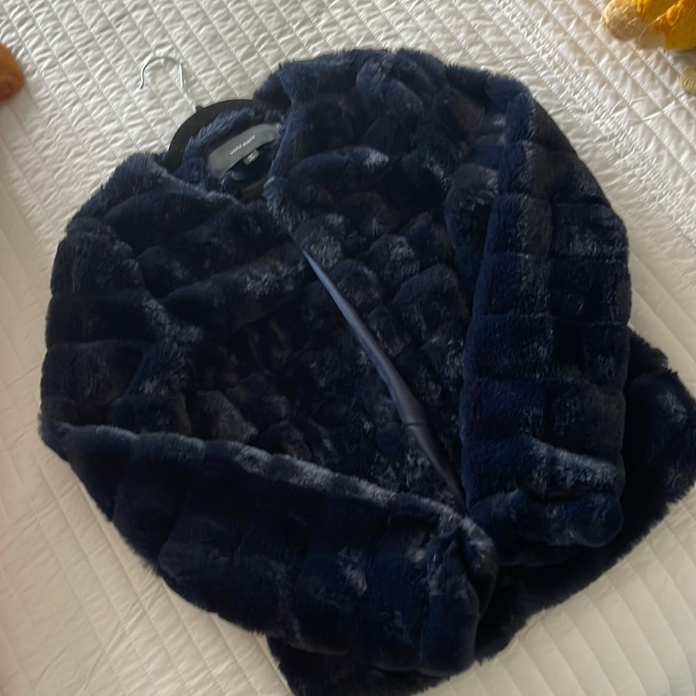 Navy vero moda faux fur cropped jacket